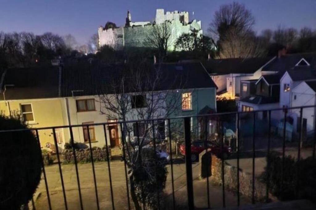 Castle View - Flat In Mumbles - Free Parking Lejlighed Oystermouth Eksteriør billede